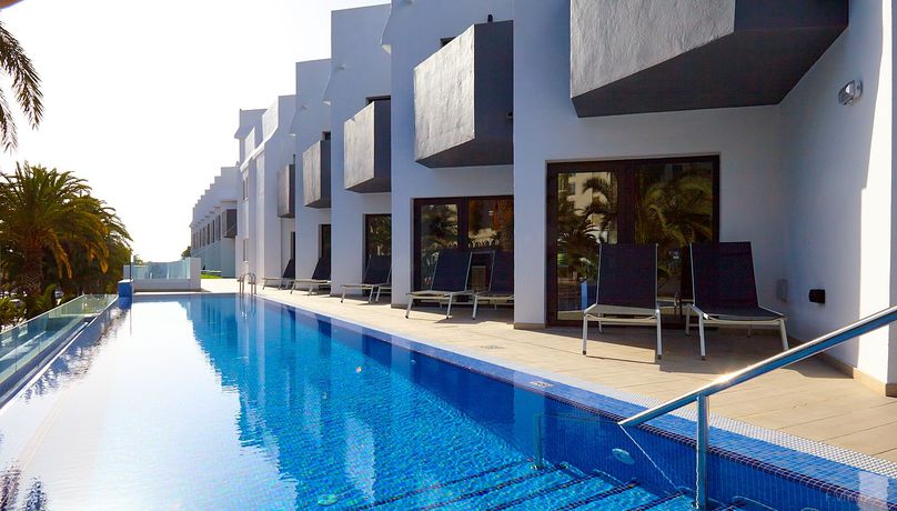 Imagen de la piscina del Apartamentos BARRANCO Chic! Apartments by ALEGRIA. Foto 30