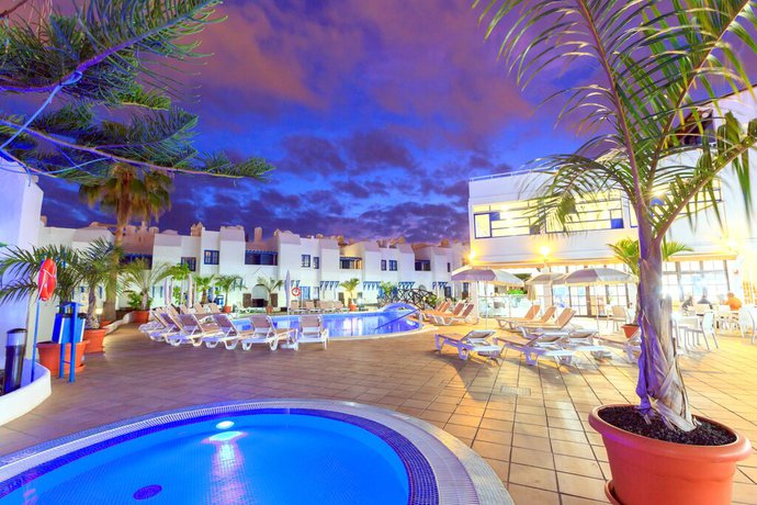 Imagen de la piscina del Apartamentos BLUESEA Bah&iacute;a Fa&ntilde;ab&eacute; & Villas. Foto 26