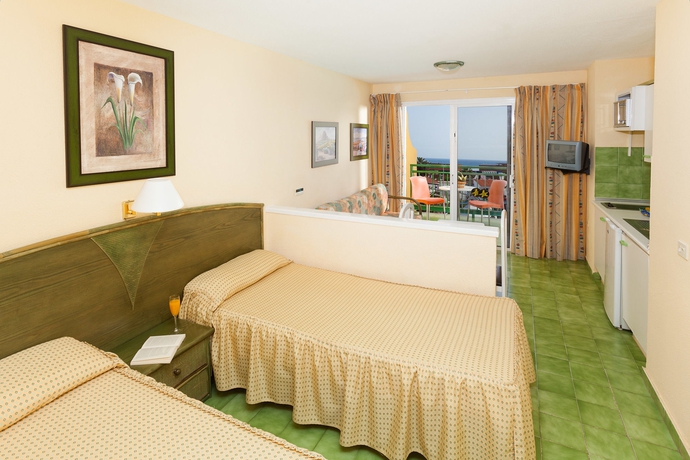 Imagen de la habitación del Apartamentos BLUESEA Caleta Garden. Foto 8