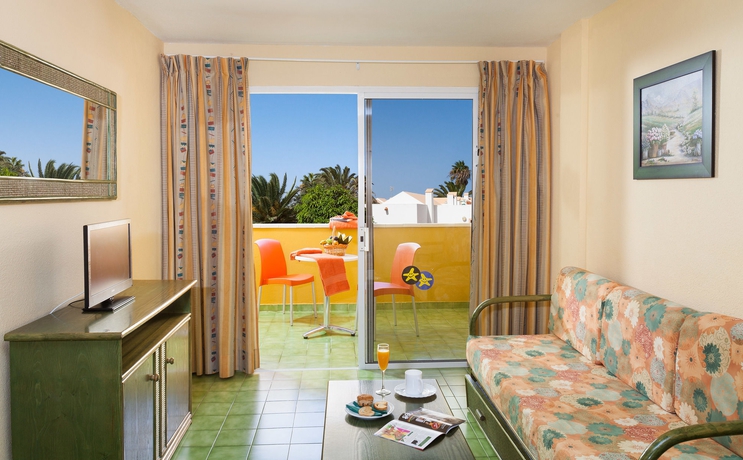 Imagen de los interiores del Apartamentos BLUESEA Caleta Garden. Foto 13