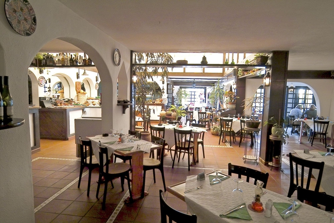 Imagen del bar/restaurante del Apartamentos BLUESEA Puerto Caleta. Foto 3