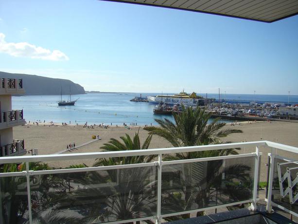 Imagen de los exteriores del Apartamentos Bahia Colon. Foto 7