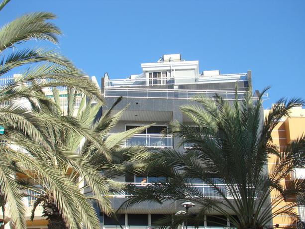 Imagen de los exteriores del Apartamentos Bahia Colon. Foto 8