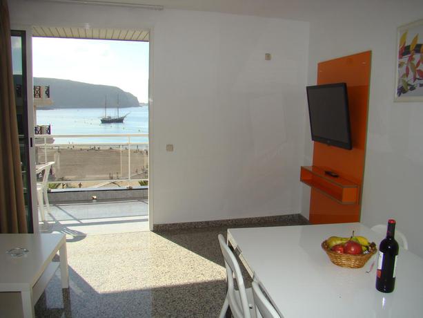 Imagen de la habitación del Apartamentos Bahia Colon. Foto 5