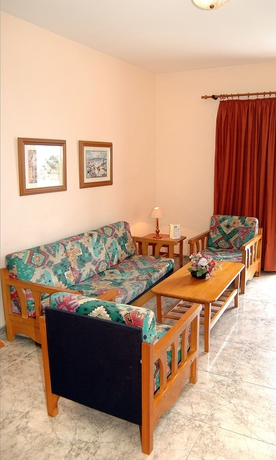 Imagen de los interiores del Apartamentos Bahia Playa. Foto 12