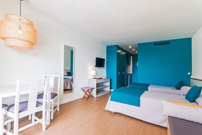 Imagen de la habitación del Apartamentos Bahia Pollensa. Foto 6