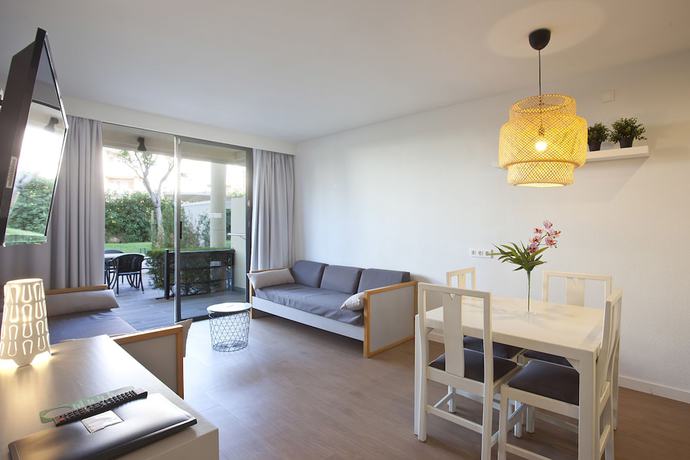 Imagen de la habitación del Apartamentos Bahia Pollensa. Foto 10