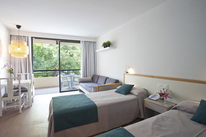 Imagen de la habitación del Apartamentos Bahia Pollensa. Foto 12