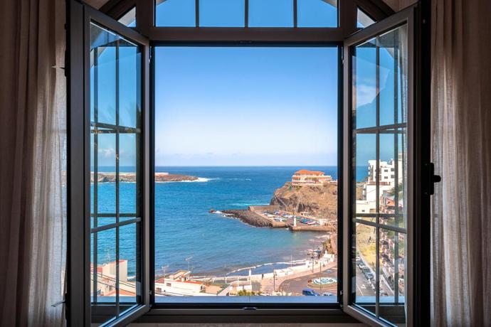 Imagen de los interiores del Apartamentos Bahía Luxury. Foto 11