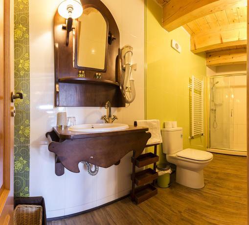 Imagen de los interiores del Apartamentos Balcon del Pirineo Rural Ordesa. Foto 12