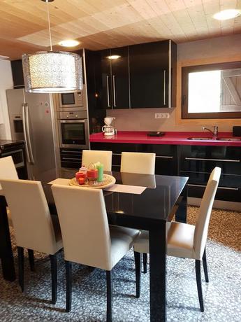 Imagen de los interiores del Apartamentos Balcon del Pirineo Rural Ordesa. Foto 15