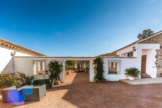 Imagen de los exteriores del Apartamentos Balneario Aguas Villaharta. Foto 9