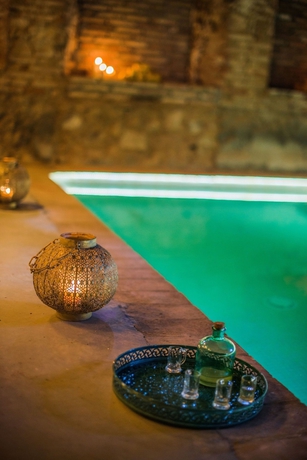 Imagen de la piscina del Apartamentos Balneario Aguas Villaharta. Foto 16