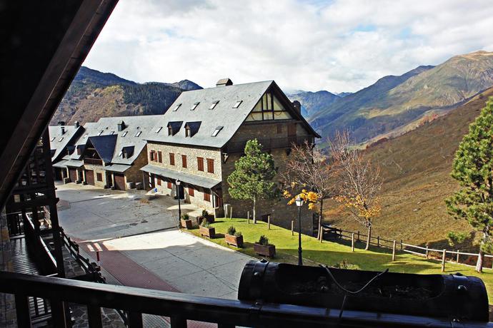 Imagen de los exteriores del Apartamentos Baqueira Cota 1700. Foto 11