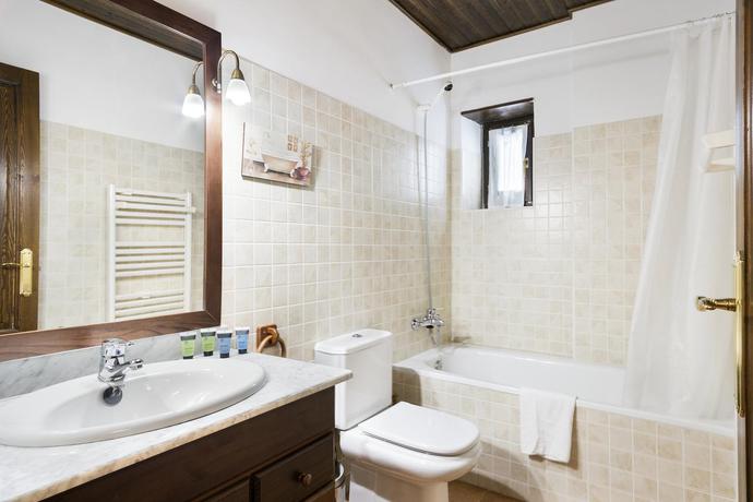 Imagen de la habitación del Apartamentos Baqueira Cota 1700. Foto 9