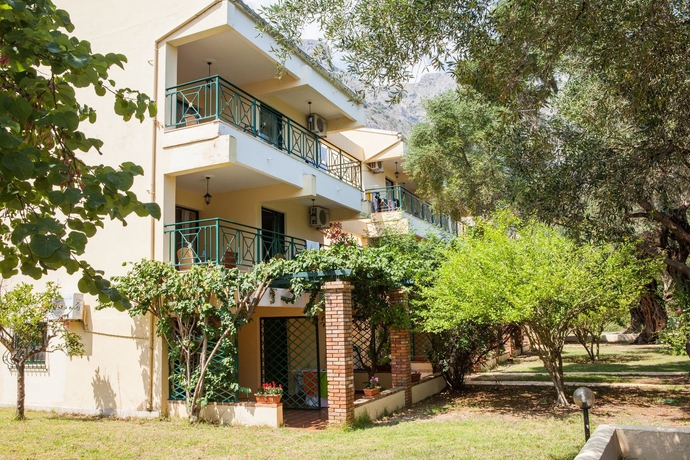 Imagen general del Apartamentos Barbati Beach Apartments. Foto 2