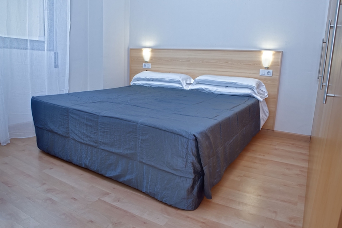 Imagen de la habitación del Apartamentos Barcelona Apartment Villarroel. Foto 10