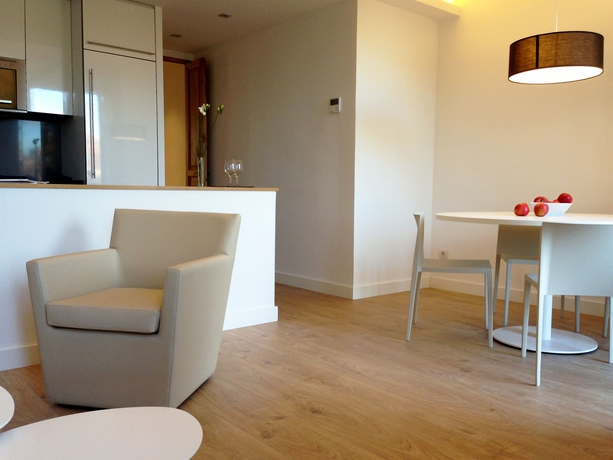 Imagen de los interiores del Apartamentos Barcelona Viladomat. Foto 14