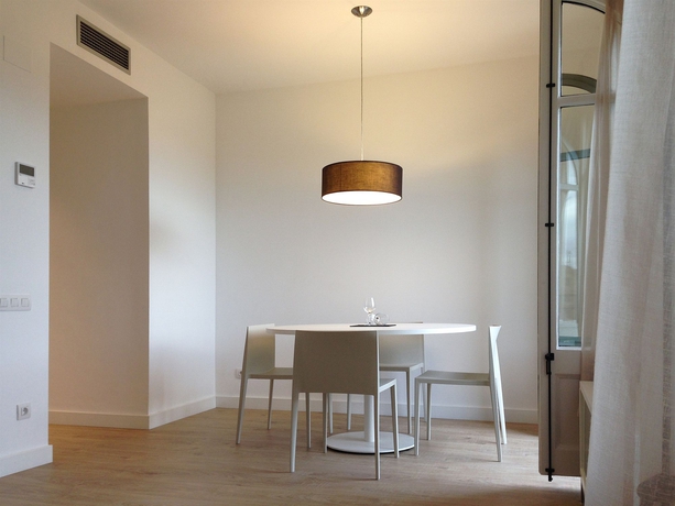 Imagen de la habitación del Apartamentos Barcelona Viladomat. Foto 8