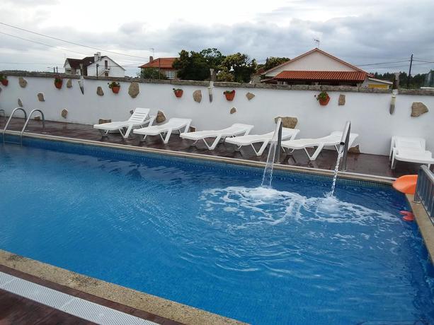 Imagen de la piscina del Apartamentos Barrosa. Foto 11