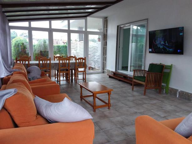 Imagen de los interiores del Apartamentos Barrosa. Foto 9