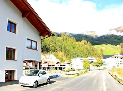 Imagen general del Apartamentos B&auml;ckelar's Apart &Ouml;tztal Inside Sommer Card Partner. Foto 3