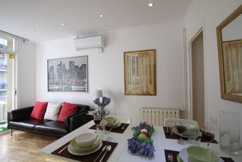 Imagen general del Apartamentos Bcn Whynot Fira. Foto 5