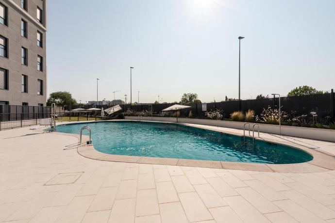 Imagen de la piscina del Apartamentos Be Casa Rivas. Foto 25