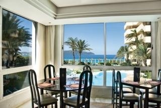 Imagen del bar/restaurante del Apartamentos Be Live La Calita. Foto 3