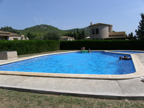 Imagen de la piscina del Apartamentos Bell Raco. Foto 18