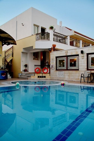 Imagen general del Apartamentos Bella Elena. Foto 3