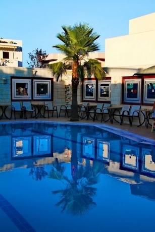 Imagen general del Apartamentos Bella Elena. Foto 11