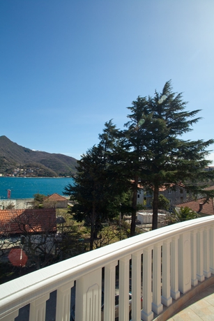Imagen de los exteriores del Apartamentos Bella Vista, Kamenari. Foto 14