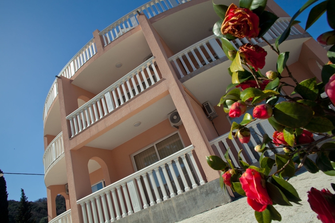 Imagen de los exteriores del Apartamentos Bella Vista, Kamenari. Foto 15