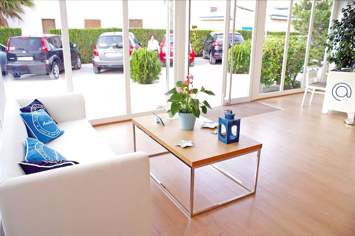 Imagen de los interiores del Apartamentos Bellamar. Foto 19