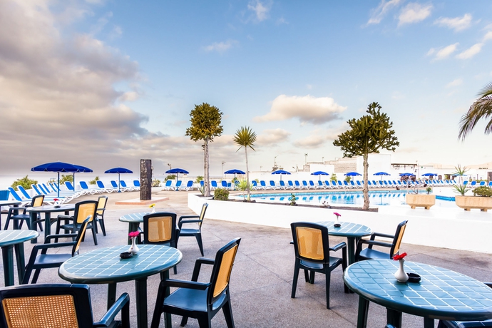 Imagen de la piscina del Apartamentos Bellevue Aquarius Aparthotel. Foto 14