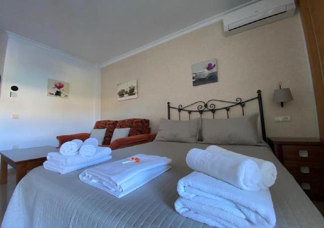 Imagen de la habitación del Apartamentos Benal Beach Group. Foto 2