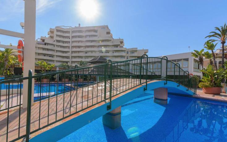 Imagen de la piscina del Apartamentos Benal Beach Group. Foto 10