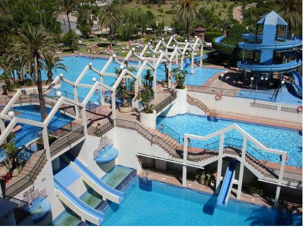 Imagen general del Apartamentos Benal Beach Group. Foto 15