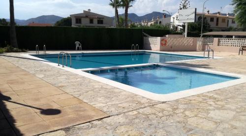 Imagen de la piscina del Apartamentos Benicasim 3000. Foto 17