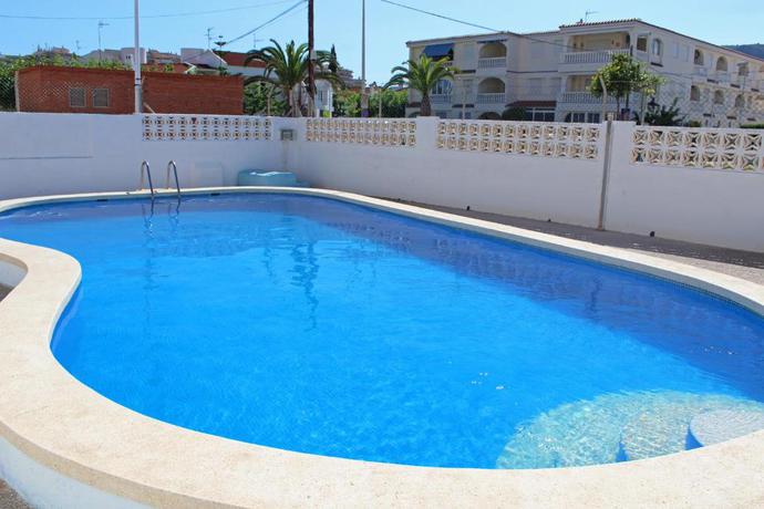Imagen de la piscina del Apartamentos Bernat Pie De Playa 3000. Foto 14