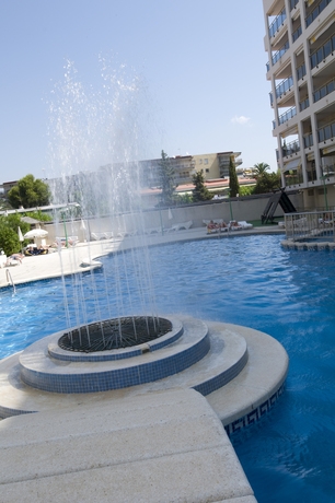 Imagen de la piscina del Apartamentos Best Michelangelo. Foto 14