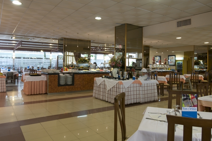 Imagen del bar/restaurante del Apartamentos Best Michelangelo. Foto 2