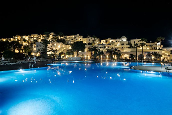 Imagen de la piscina del Apartamentos Best Pueblo Indalo. Foto 42