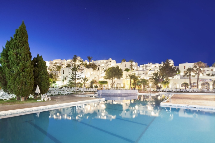 Imagen de la piscina del Apartamentos Best Pueblo Indalo. Foto 48