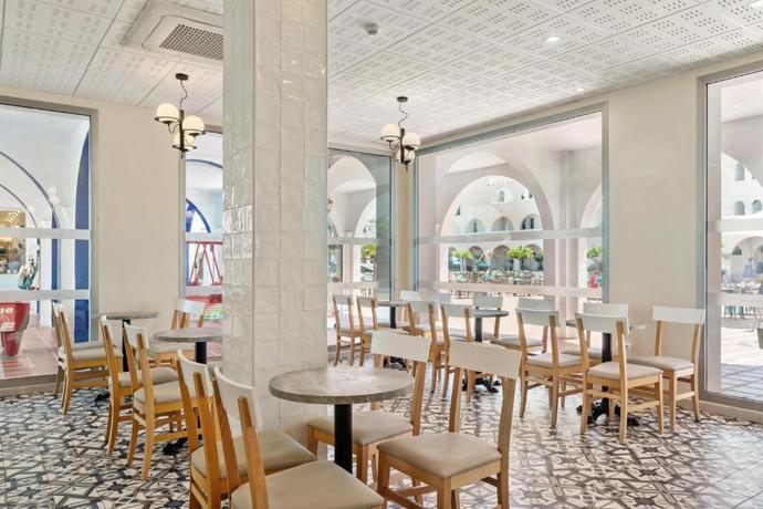 Imagen de los interiores del Apartamentos Best Pueblo Indalo. Foto 36