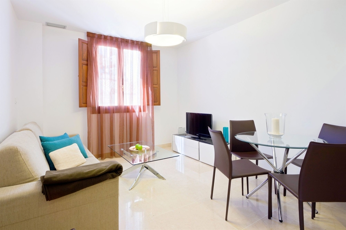 Imagen de los interiores del Apartamentos Bibo Suites Gran Via. Foto 11