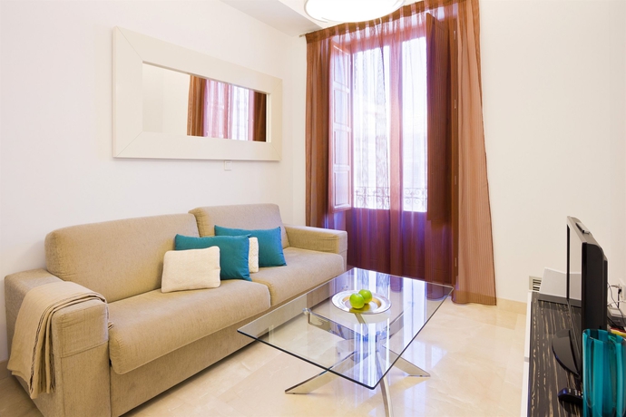 Imagen de los interiores del Apartamentos Bibo Suites Gran Via. Foto 13