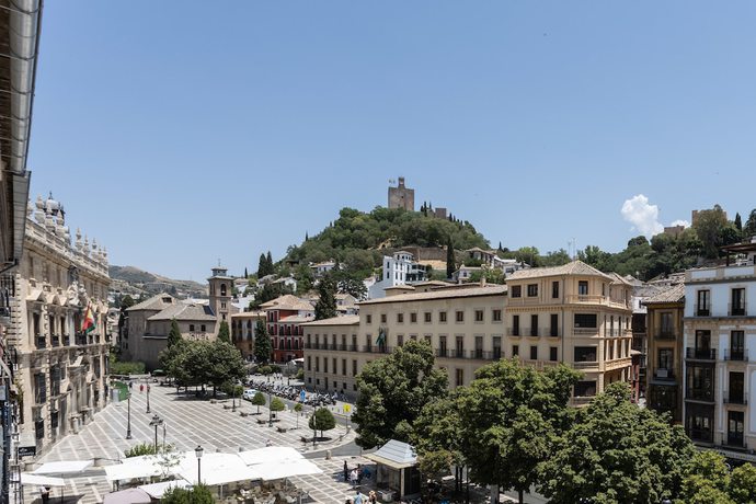 Imagen de los exteriores del Apartamentos Bibo Suites Plaza Nueva. Foto 9