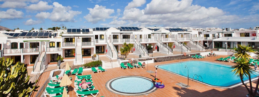 Imagen de la piscina del Apartamentos Bitacora Lanzarote Club. Foto 13